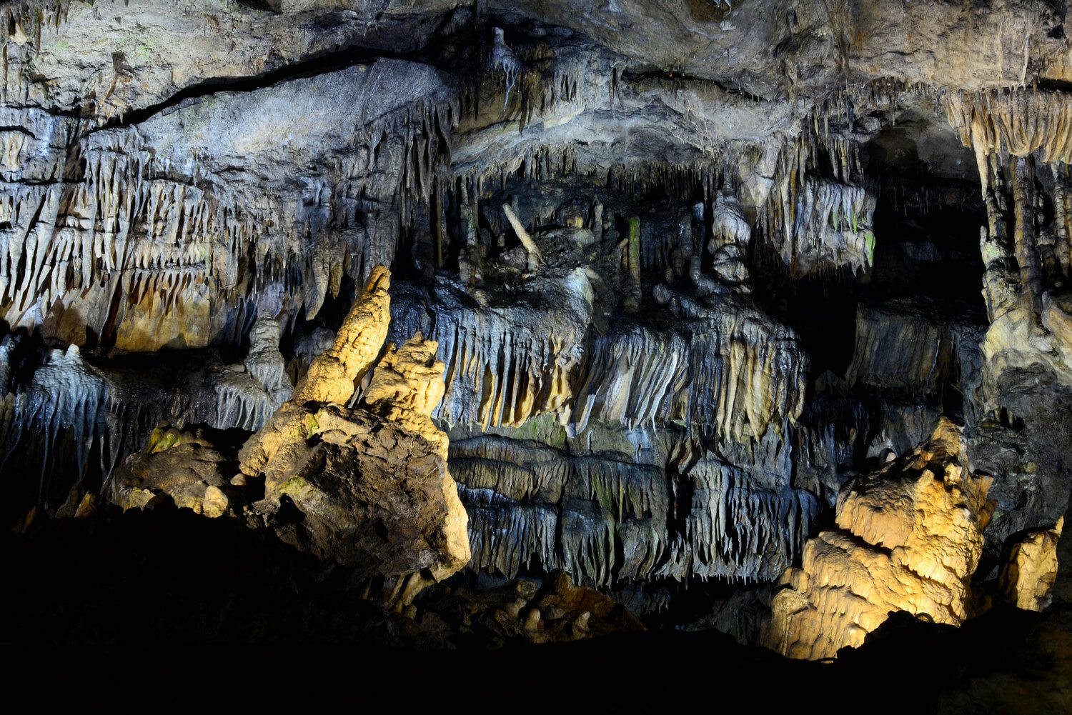 shutterstock_426581020 (1) grotten van Han